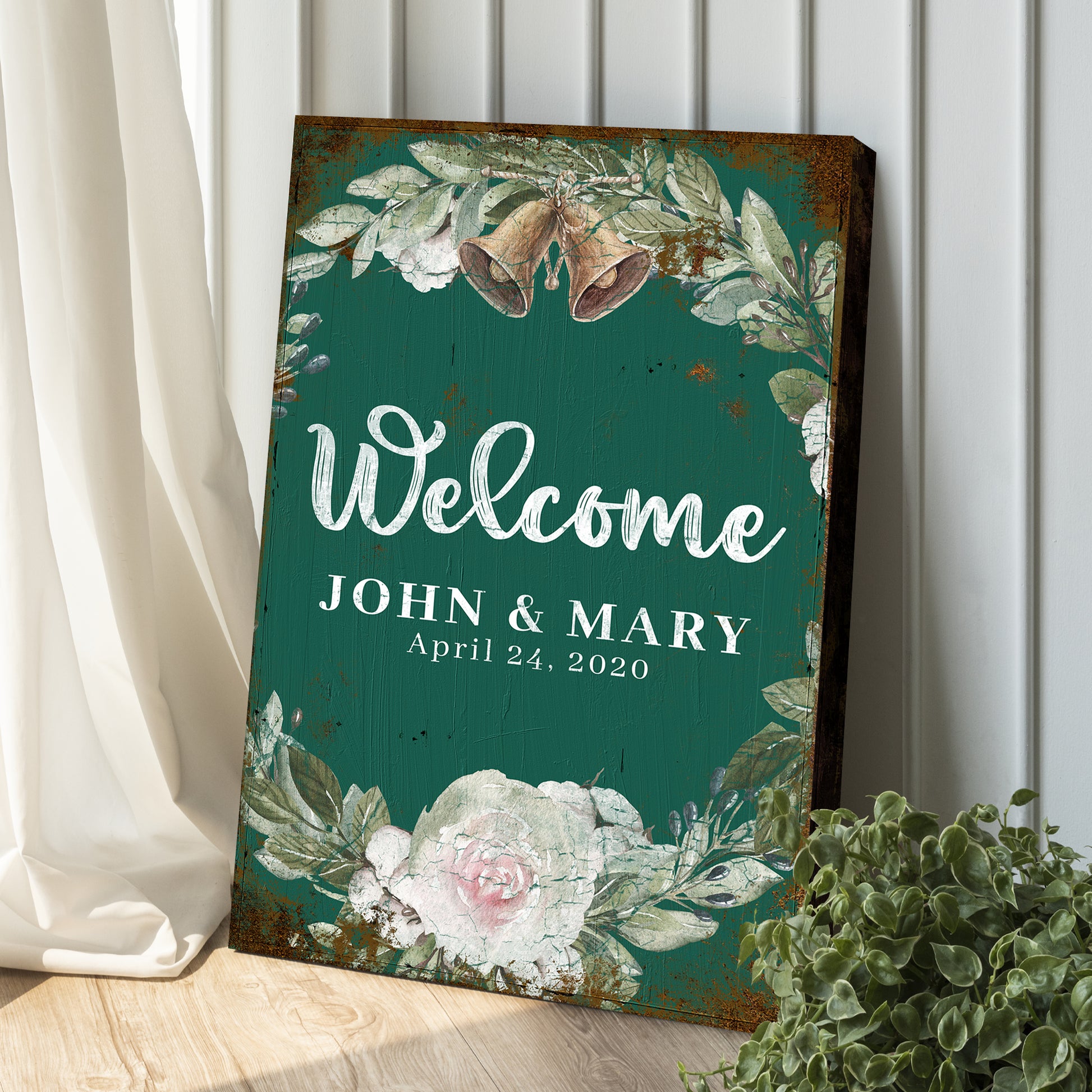 Welcome Wedding Sign II Style 1 - Image by Tailored Canvases